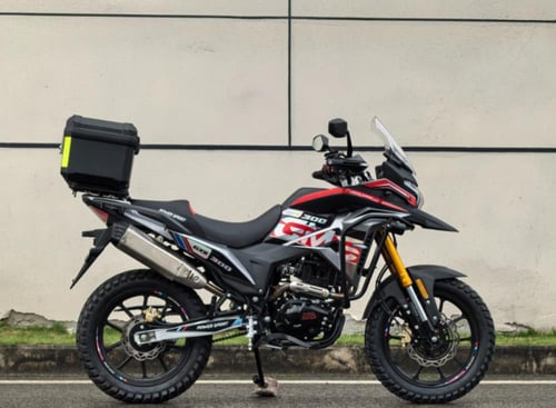 دراجة نارية ادفنشر باور سبورت GSX300