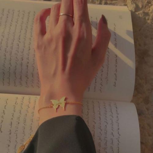 اسوارة فراشة بالاسم