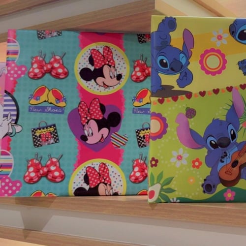 تغليف الهدايا بشخصيات كرتونية