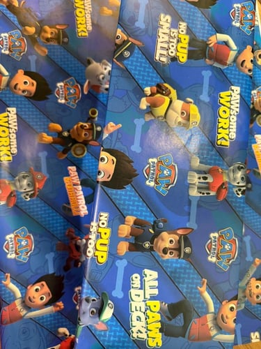 تغليف الهدايا بشخصيات كرتونية