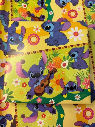 تغليف الهدايا بشخصيات كرتونية