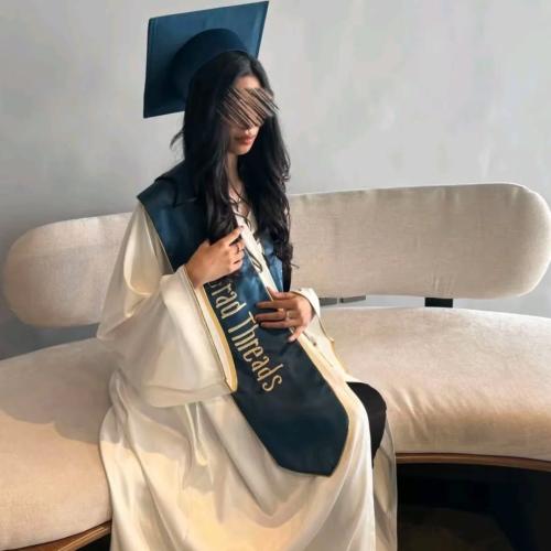 طقم عباية تخرج 2026 كامل مع وشاح مطرز حسب الطلب