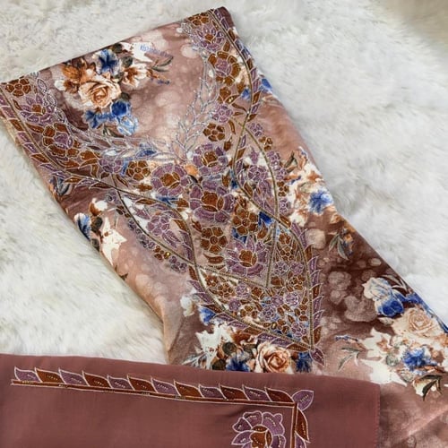 مخور حرير مطرز مع طرحة بتفاصيل كريستال فاخرة