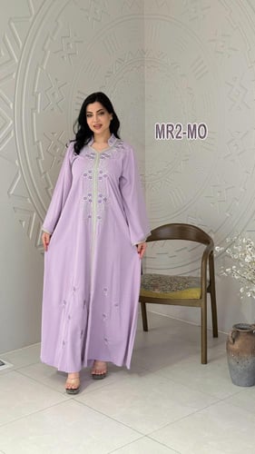 فستان ملكي مغربي مطرز مع الماس كلوش