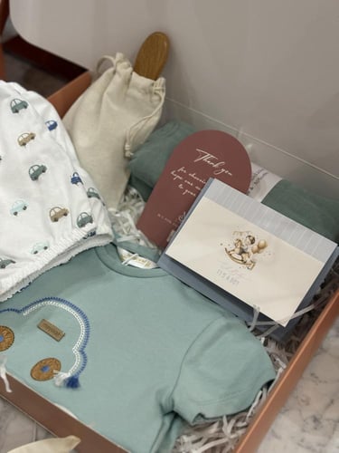 بوكس رقم #120 محتويات البوكس : - بدلة تي شيرت مع ش...