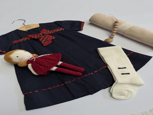 بوكس رقم #50 محتويات البوكس : - فستان كحلي مع اضاف...