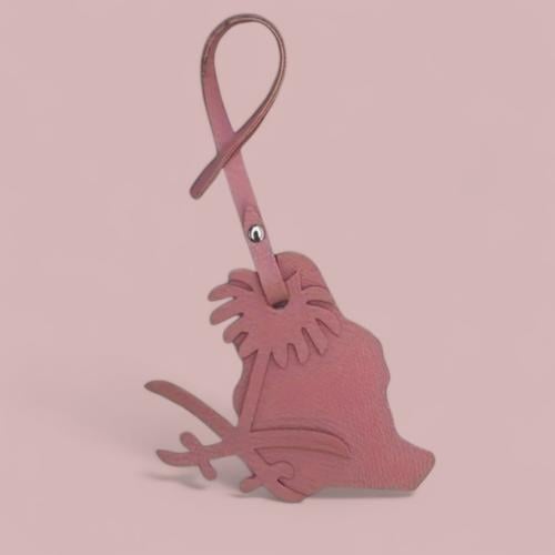 شعار وخريطة المملكة وردي