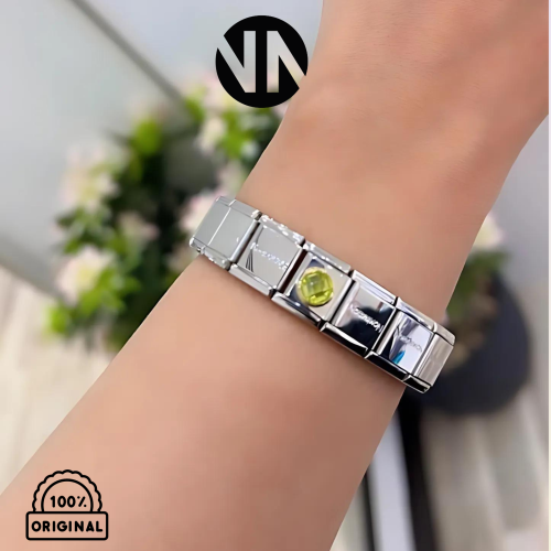 اسوارة نومينيشن مقاس 17 عريض لون فضي مع حجر زيركون...