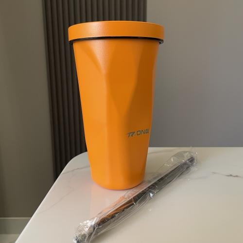 مق باللون البرتقالي