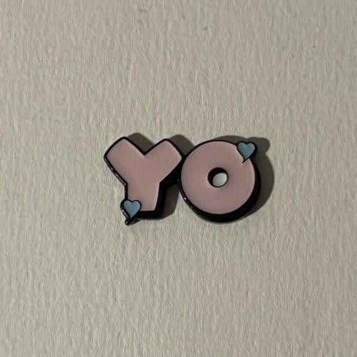 ملصقات معدنية YO