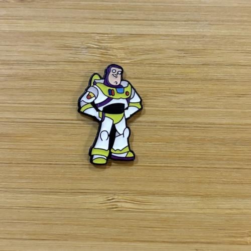 ملصقات معدنية باز يطير