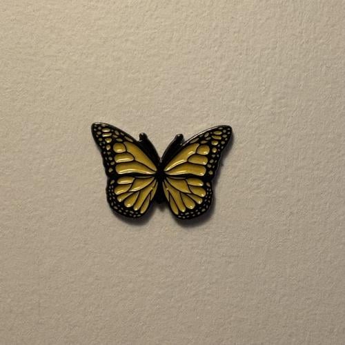 ملصقات معدنية فراشة