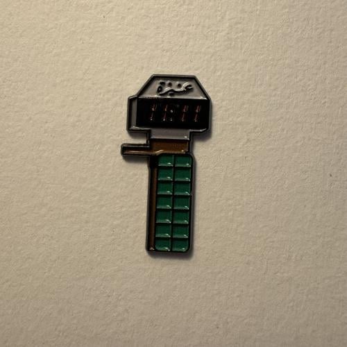 ملصقات معدنية عنيزة