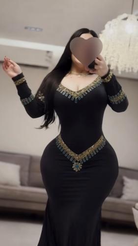 الفستان الاسود