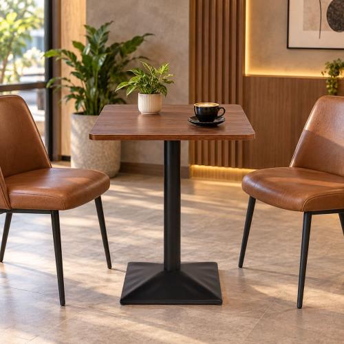 طاولة كافيه مودرن مربعة 80×80 سم بسطح خشبي وقاعدة معدنية أنيقة
