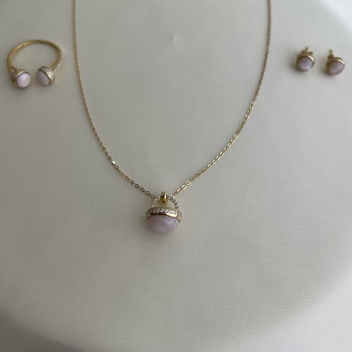 نص طقم حجر وردي عيار 18