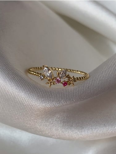 خاتم بتلات الورد