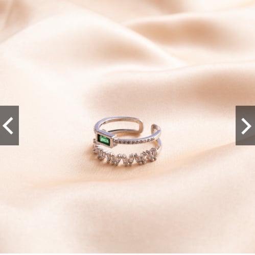 خاتم بفص أخضر