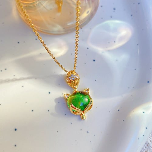 سلسال نسائي متغير اللون