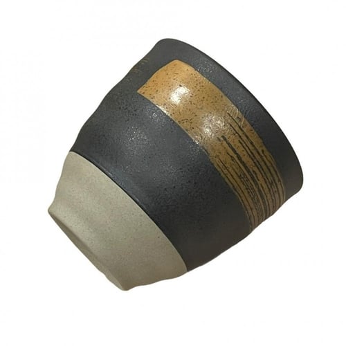 #22 كوب سيراميك اسود بخطوط ذهبية