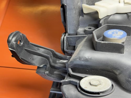 شمعه لاندكروزر 2018 مكحل