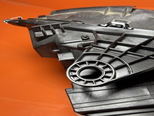 شمعة مرسيدس C200 / C300 أصلية – سنقل LED – 2023 –...