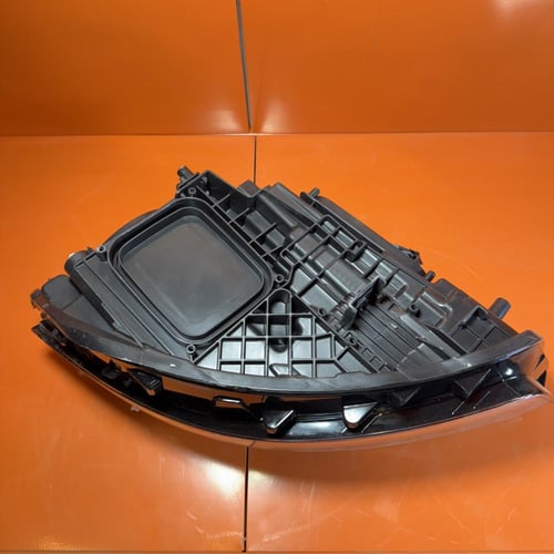 شمعات أمامية مرسيدس A-Class أصلية – W177 (2019–202...