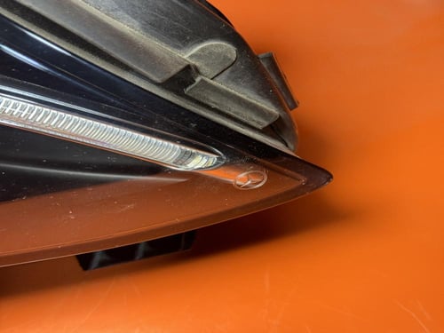 شمعة أمامية مرسيدس C63 AMG أصلية – دبل زينون – 201...