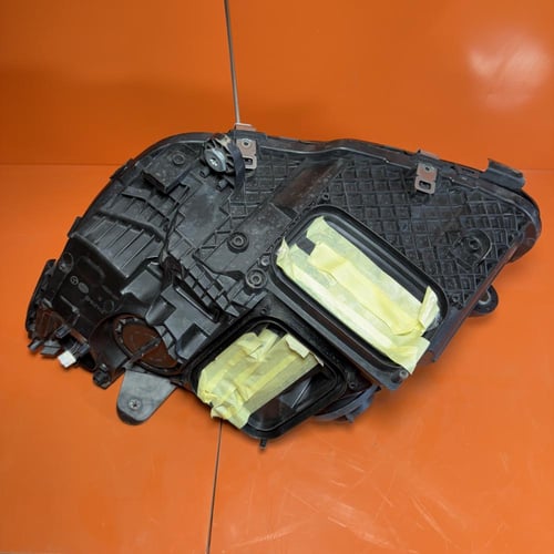 شمعة مرسيدس C63 AMG أصلية – Multibeam LED – 2021 –...