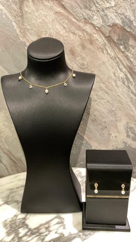 سلسال وحلق تصميم الماس