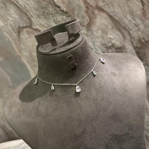 سلسال وحلق تصميم الماس