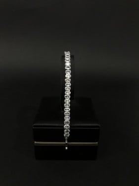 أساور تصميم ألماس