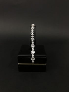 أساور تصميم ألماس