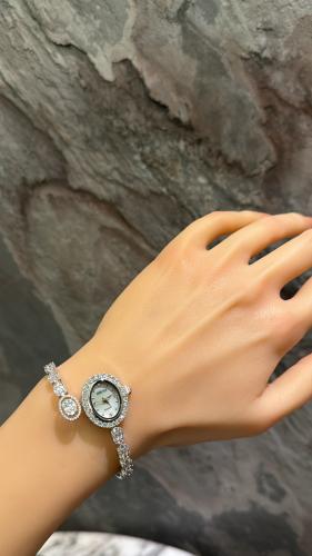ساعة مجوهرات عالية الجودة