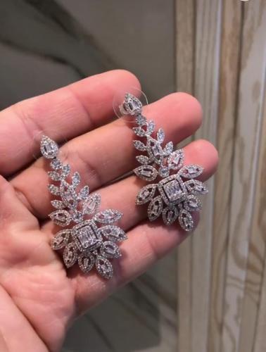 حلق تصميم ألماس