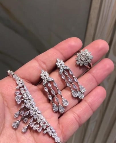 طقم تصميم ألماس