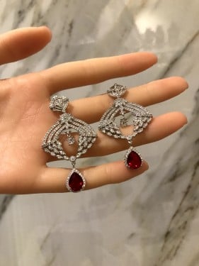 حلق تصميم ألماس