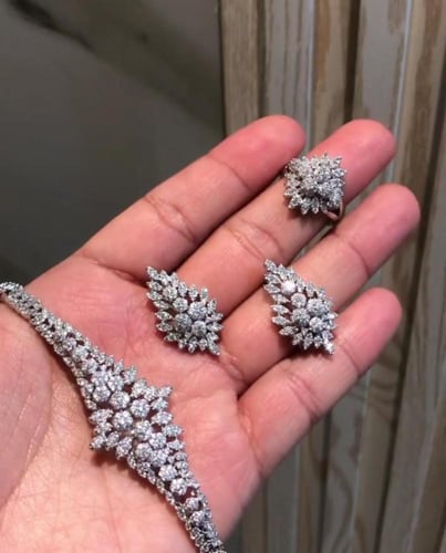 طقم تصميم ألماس