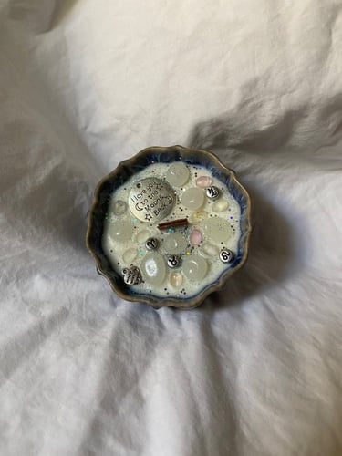 شمعة الأحجار المضيئة مع شارمز | لافندر