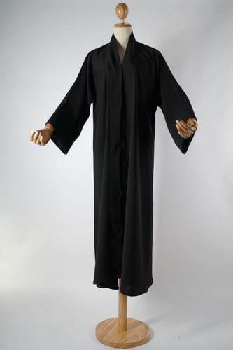 عباية سادة بكُم واسع