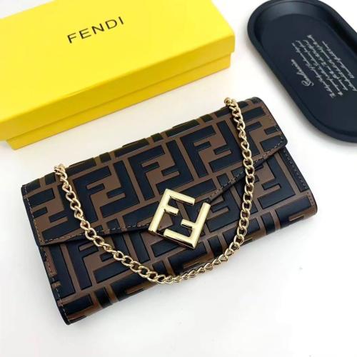 شنطة FENDI