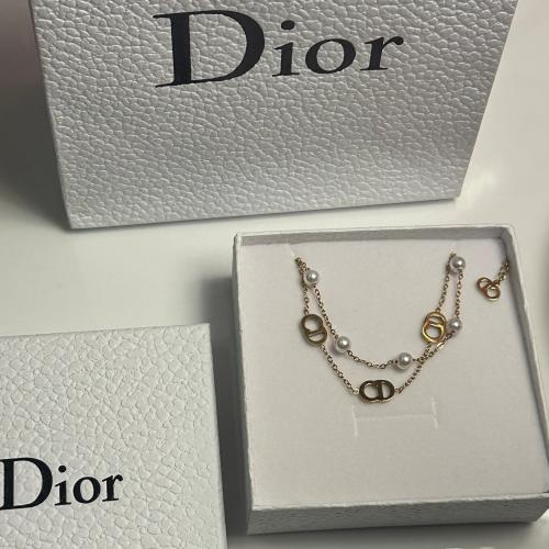 سوارة Dior