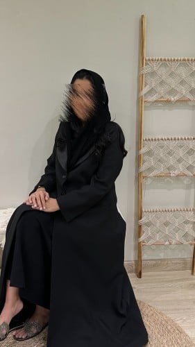 W7عباية بليزر اسود مع تفتة سوداء