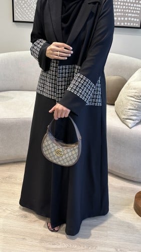 W6 عباية بليزر اسود بقماش شانيل