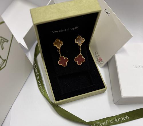 حلق فاني كليف وردتين عودي +عين النمر