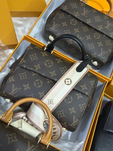 شنطه فيتون حجم وسط