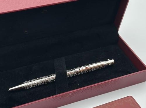 قلم فاخر بالاسم