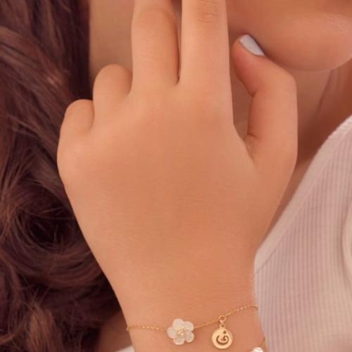 اسواره حرف مع ورده صدف