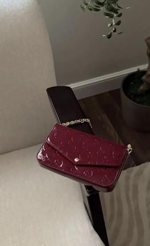 شنطه فاخره احمر برغندي لامع