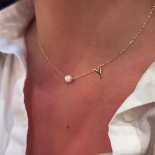 سلسال حرف مع لولو مطلي ذهب